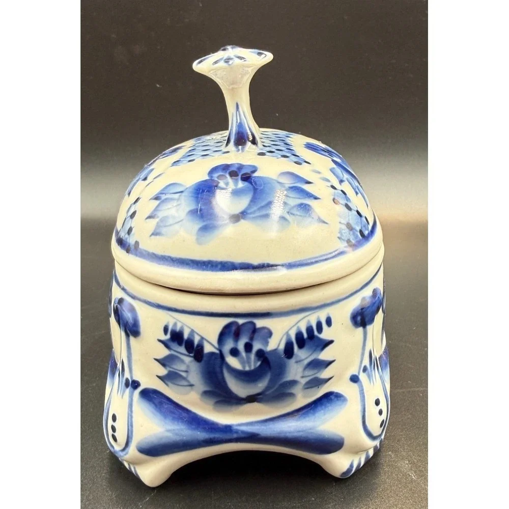 Gzhel Vintage Russian Porcelain Box Lidded Trinket Dish Floral Decorative